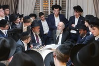 ראשי 'לב שומע' במעונו של ראש הישיבה הגאון רבי חיים פרץ ברמן