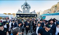 הכנסת ספר התורה השמיני