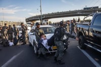 אחרי הביקורת על שחרורה המוקדם: הנהגת שדרסה בהפגנה נחקרה באזהרה