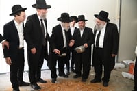 יציקת ארון הקודש בשיכון ה'