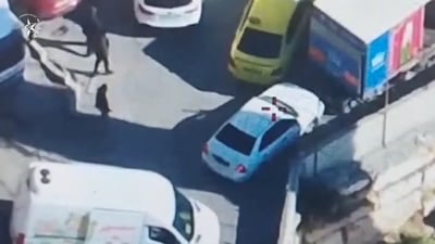 המסתערבים עוצרים מבוקש תוך 60 שניות - בלב מחנה הפליטים