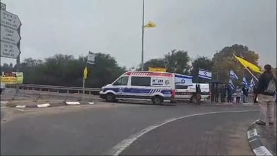 משרד הבריאות: ארונות החטופים הגיעו לאבו-כביר | תיעוד
