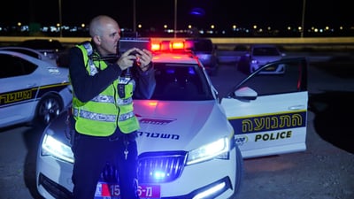 תיעוד דרמטי; כך עצרו השוטרים רוכב אופנוע שנתפס ב-184 קמ"ש | צפו