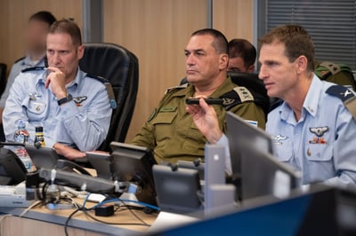 הרמטכ"ל זמיר עם לוחמי חיל האוויר