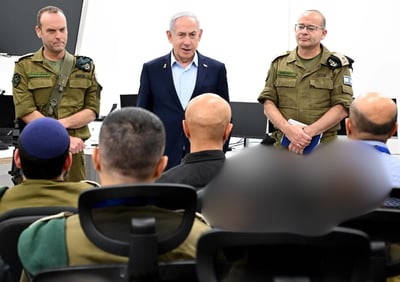 ראש הממשלה בבסיס אגף המודיעין