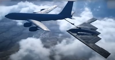 תדלוק אווירי של המפציצים האמריקאיים בדרך לאיראן