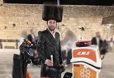 החתן עם המזרק