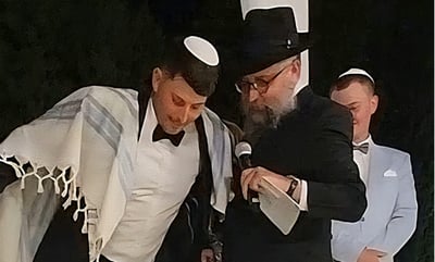 חופת ניצחון מרגשת: כשהלוחם קטוע הרגל שבר את הכוס תחת החופה