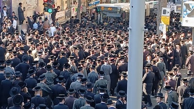 הכניסה לירושלים נחסמה, עימותים אלימים גם ליד בני ברק: 'הפלג' יצא להפגין בעקבות מעצר 3 האברכים