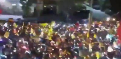 תומכי חיזבאללה מפגינים