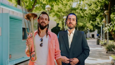 שיתוף פעולה מפתיע ומרגש: מוישי פרסברגר ואביה שרמן בדואט אחדות