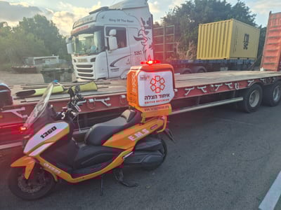 תאונה קטלנית בשעת בוקר: נהג המשאית עצר בצד ונמחץ למוות