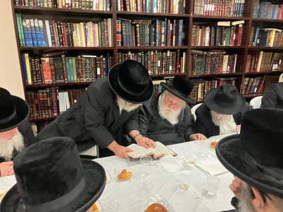 הרב שמעון וואלף קליין בסעודת הילולא כ"א אב בארה"ב