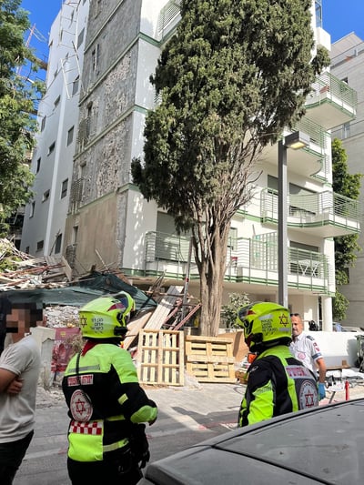 פיגומים קרסו באתר הבנייה: פועל נהרג ו-3 נפצעו, מנהל האתר נעצר