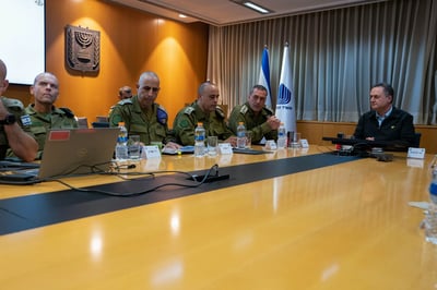 שר הביטחון בדיון עם הרמטכ"ל