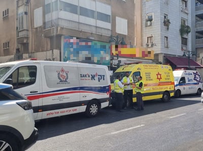 המתין לתור אצל הרופא וזה מה שנגלה לו כשפתח את הדלת