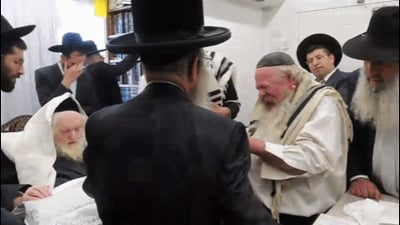 מדוע המקובל פרץ בבכי במהלך הברית - כשהגאב"ד מולו? | תיעוד מרגש