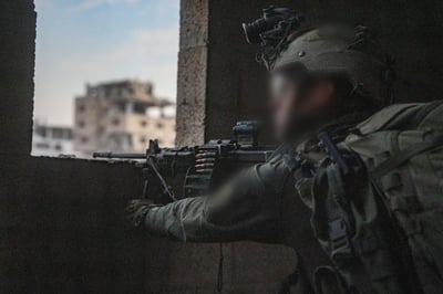 הלוחמים מחסלים מחבלים בשטח; חיל האוויר תוקף מטרות טרור