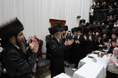 ראש השנה בחצה"ק סערט ויז'ניץ