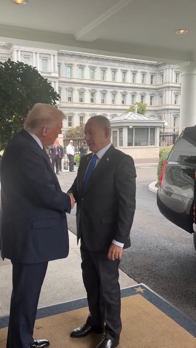 "משוכנע מאוד שתהיה עסקה": כך נראתה קבלת הפנים של טראמפ לנתניהו בשערי הבית הלבן | צפו