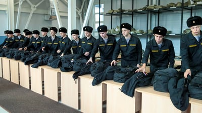 מתגייסים בלשכת גיוס במוסקבה