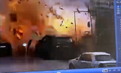 ישראל תקפה מטרות טרור של חיזבאללה בלבנון; מצלמת אבטחה תיעדה את הרגע | צפו