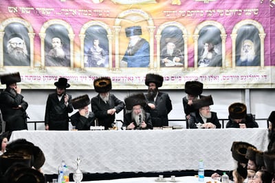 האדמו"ר מביאלה בטיש חול המועד סוכות