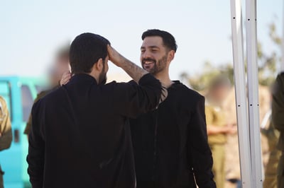 האחים גלי וזיו ברמן המפגש ראשון אחרי הנתק בשבי