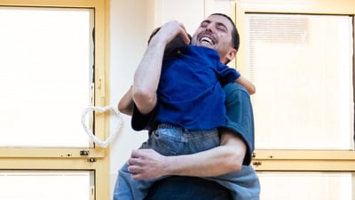 המפגש של אלקנה בוחבוט עם בנו