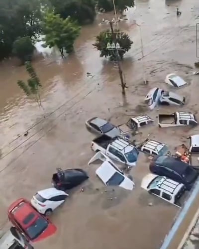 טרגדיה במקסיקו: עשרות בני אדם נהרגו בהצפות; 100,000 בתים נפגעו 