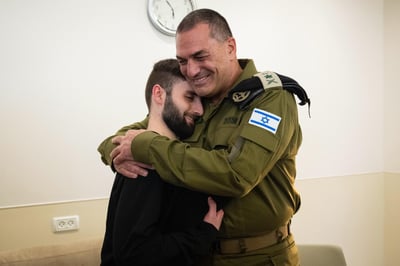 מתן אנגרסט בהלווית מפקדו הי"ד: "אני מוכן להיכנס לעזה כדי להחזיר חללים"