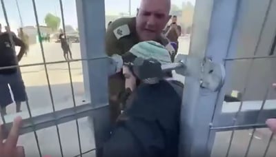 ח"כ צבי סוכות נכנס לבסיס שדה תימן