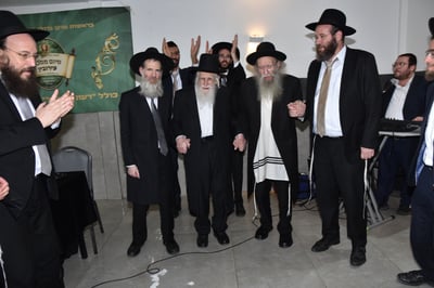 הגר"ע אויערבאך בסיום מסכת עירובין בכולל 'דעת שמואל'