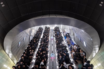 אלפים במדרגות הנעות: כך נראתה תחנת הרכבת בירושלים משעות הבוקר