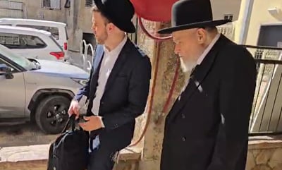 "יצא מוקדם כדי לזרז את הציבור" | הגרמ"ה הירש עושה את דרכו לירושלים • תיעוד