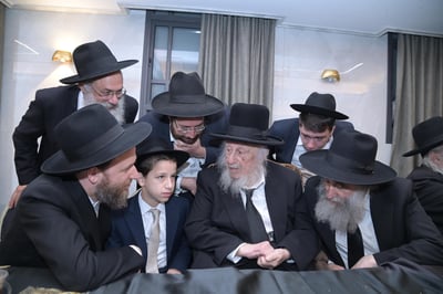 שמחת בר המצווה לנכד הגאון רבי איתמר גרבוז 