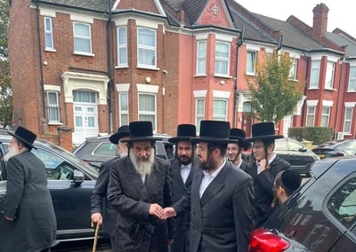 מ'אורה ללונדון': מדוע שיגר הרבי מויז'ניץ את בנו הגדול לביקור בן יום בממלכה הבריטית