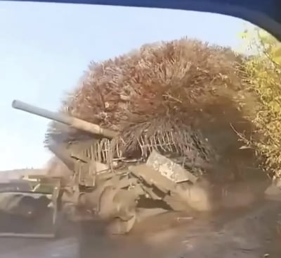 הטנק עם ההסוואה המוזרה