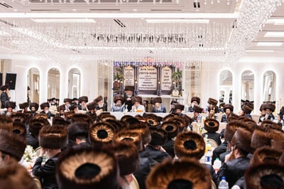 סיום מס' קידושין ע"י ילדי סאטמאר בוויליאמסבורג