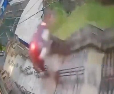 צניחה חופשית: רכב צנח במדרגות עירוניות בלב סאו פאולו | צפו