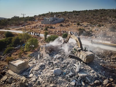 תיעוד: ה-D9 עלה על הבית - והשמיד עד עפר | כך נהרס בית רוצחה של צאלה גז הי"ד