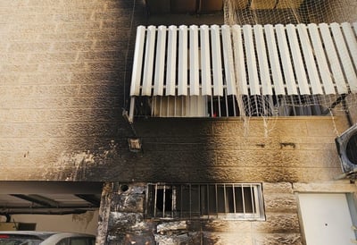 שכן התעורר בבהלה מהלהבות: צעיר מבית שמש חשוד בהצתת הבניין