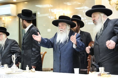 סעודת הודאה בקרעטשניף י-ם