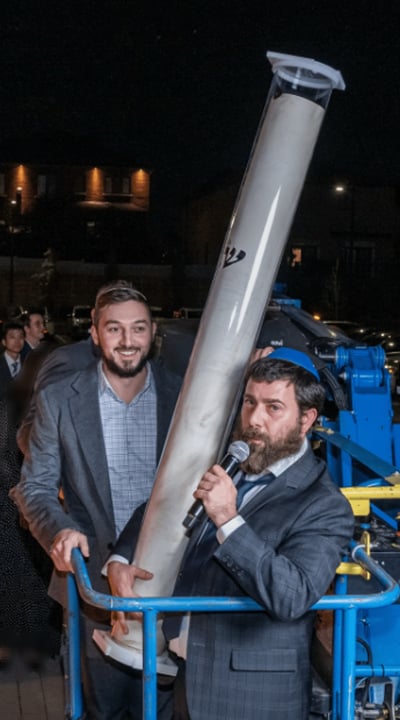 המזוזה הגדולה בעולם