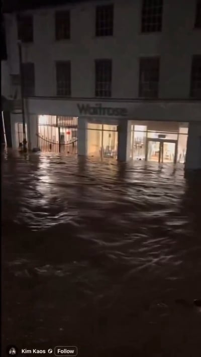 מים עד הצוואר: הרוגים בפורטוגל - הצפות ענק בבריטניה | הסופה 'קלאודיה' מכה באירופה 