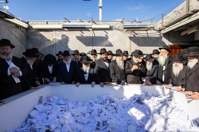 מעמד מרטיט: אלפי השלוחים בציון של הרבי מליובאוויטש