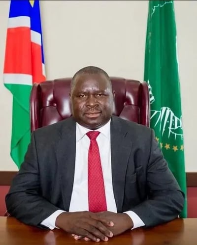 אדולף היטלר אואונונה