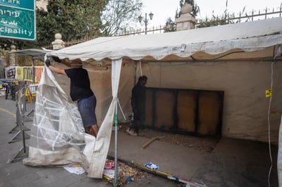 מפרקים את מאהל החטופים בירושלים, אתמול 