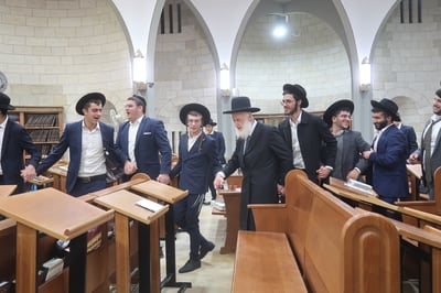  מוצאי שב"ק אצל הגאון רבי שמואל בצלאל