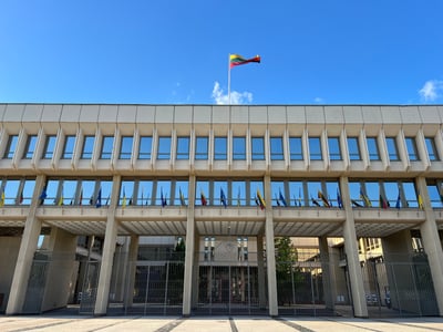 בניין הפרלמנט בליטא, אילוסטרציה